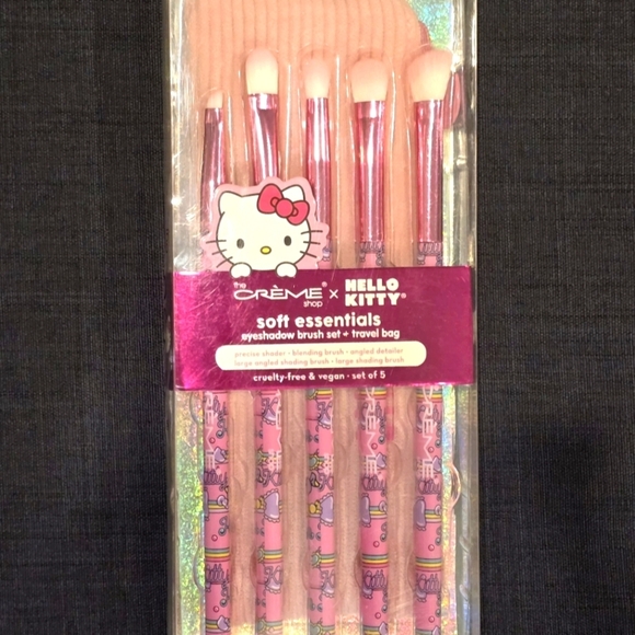 Hello Kitty Other - Hello Kitty Pink Makeup Brush Set